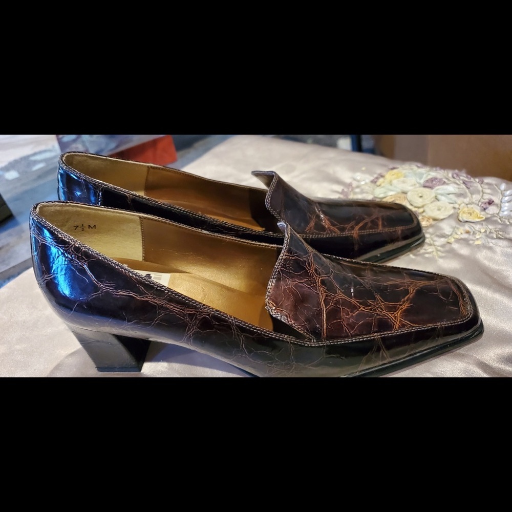 NWOT Vintage animal print brown & gold J. Renee heel Loafers 7.5M